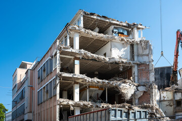 Abriss eines ehemaligen Kaufhauses in Heilbronn