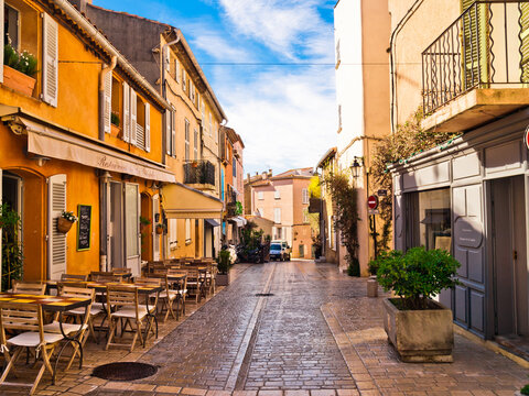 Fototapeta Streets of Saint-Tropez, French Riviera, Côte d'Azur, France