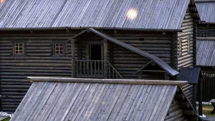 Naklejka premium old wooden house