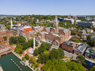 Providence County Courthouse Building including State Superior Court and Supreme Court, with World War I Memorial, Providence, Rhode Island, USA. 