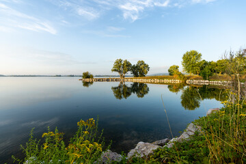 Lac des Deux Amants Saint-Pierre-du Vauvray, les Bords de Seine nahe Poses in Normandie