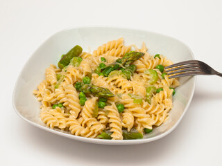 Pasta primavera with asparagus and peas