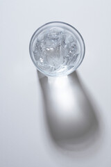 コップに注いだ水