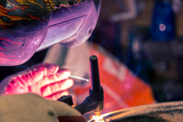 Welding a wheel rim from an aluminum car