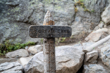Sign for directions to Dream Lake in Rocky Mountain National Park on the hiking trail