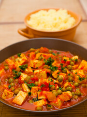Tofu and green peas curry with rice