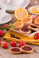 Lemon and straberry tartlets. 