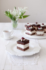 Chocolate & cream cake with flowers