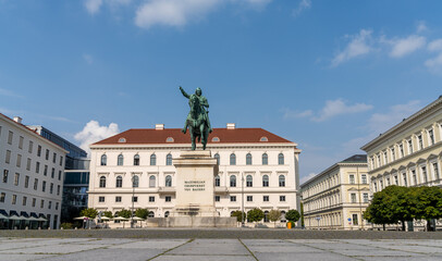 Fototapeta na wymiar statue of Maximilian of Bavaria on a horse in Wittelsbacher Square in Munich