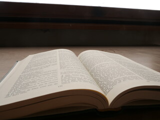 Obraz premium Open old book