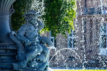 Deutschland, Baden-Württemberg, Landeshauptstadt Stuttgart. Schlossplatz, Brunnen © fotokunst63