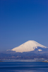Fototapeta premium 江の島と富士山