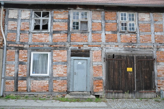 marode Fassade eines Fachwerkhauses 