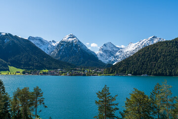 Achensee mit Pertisau in Tirol und Karwendelgebirge