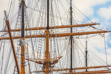 帆船のマストとヤード