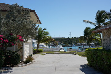 家の前の港