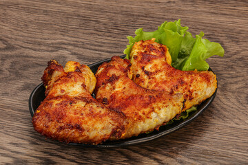 Roasted chicken wings with spices