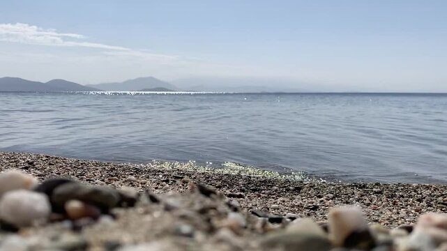 Entspannender Badeurlaub, sanfter Wellengang am Meer