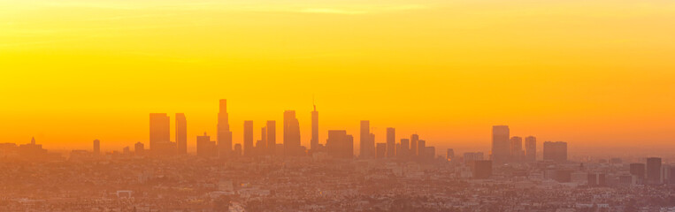 Fototapeta na wymiar Los Angeles skyline at dusk