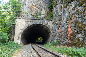 Fototapeta na wymiar train tunnel