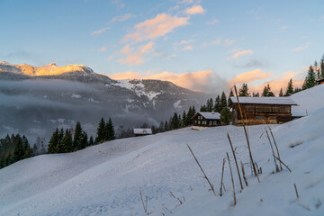 winter, schnee, schönwetter, neuschnee, verschneit, berg, berge, bergen, gebirge, hochgebirge, 
kalt, winterlich, winterlandschaft, urlaub, ferien, winterferien, skifahren, hütte, unterkunft, wohnen, 