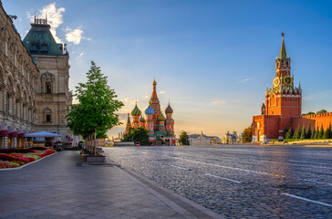 Obraz premium Saint Basil's Cathedral, Spasskaya Tower and Red Square in Moscow, Russia. Architecture and landmarks of Moscow.