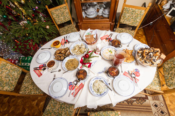 Table set for Christmas Eve