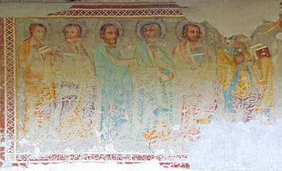 sei Apostoli; affresco esterno della chiesetta di San Giacomo a Grissiano (Alto Adige)