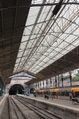 Obraz premium train in the station of Porto, Portugal