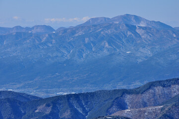 冬の箱根山 丹沢山地の鍋割山より駒ヶ岳と神山を望む