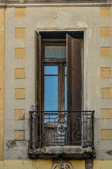 Fototapeta na wymiar Vintage window, Buenos Aires
