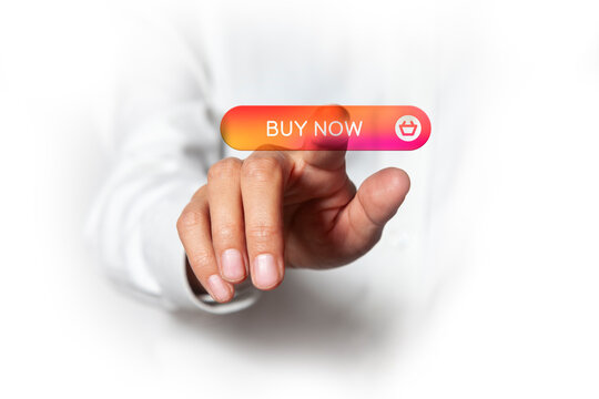valider un achat en ligne, doigt qui valide le panier de l'eshop