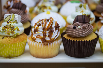 cupcake au chocolat, noix de coco, pistache et autres parfums