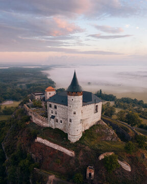 Castle Kuneticka Hora