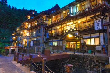 銀山温泉