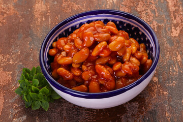 Baked kidney with tomato sauce