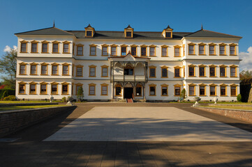 Fototapeta premium 小坂鉱山事務所