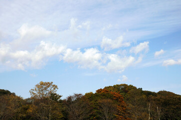 Obraz premium 空と雲と山
