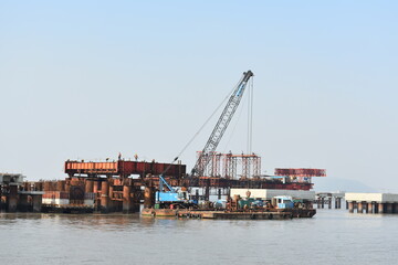 Naklejka premium A industry situated n the middle of the ocean to extract oil