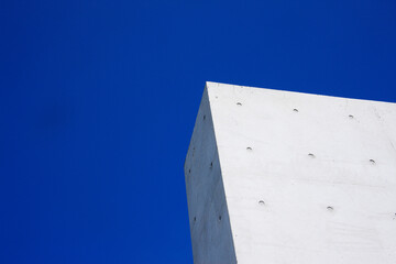 コンクリートと青空