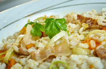 Pearl barley, bacon & leek casserole