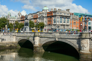 Fototapeta premium O'Connell road bridge