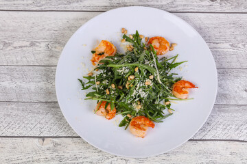 Rocket salad with prawn, parmesan cheese