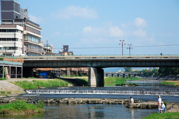 鴨川と四条大橋