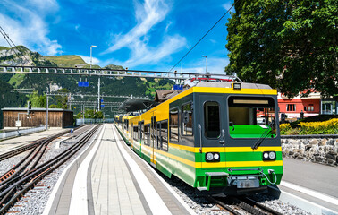 Obraz premium Rack mountain train in Wengen above the Lauterbrunnen Valleyin the Swiss Alps