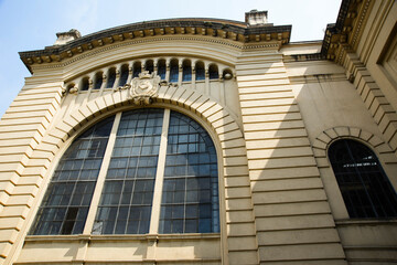 Obraz premium facade of a building with windows