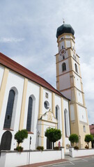 Fototapeta na wymiar Wallfahrtskirche St. Leonhard Inchenhofen