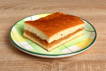 Apple Pie from Yeast Dough