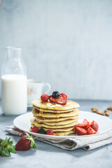 pancakes with strawberries