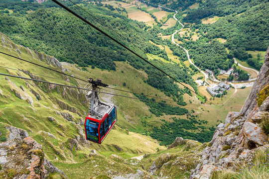 Cable car of Fuente D&eacute;, in the National Park of Picos de Europa, between Cantabria and Asturias, Spain 
Cabin of the funicular descending through the cables, towards the station of the valley.